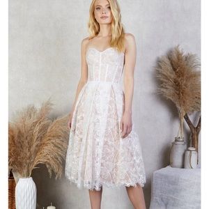 Nadine Merabi Olivia white lace dress! Size medium Worn 1x for my bridal shower